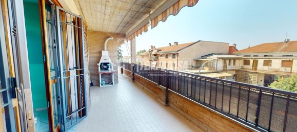 4 rooms Apartment in Bovisio Masciago, Italy No. 307642 2
