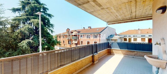 4 rooms Apartment in Bovisio Masciago, Italy No. 307642 8