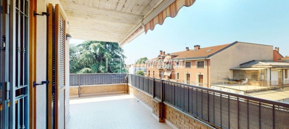 4 rooms Apartment in Bovisio Masciago, Italy No. 307642 7