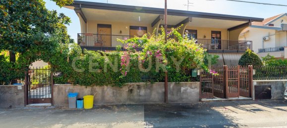 Casa de 7 dormitorios en Trecastagni, Italy No. 327394 2