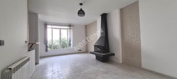 Studio in Pontoise, France No. 334578 3