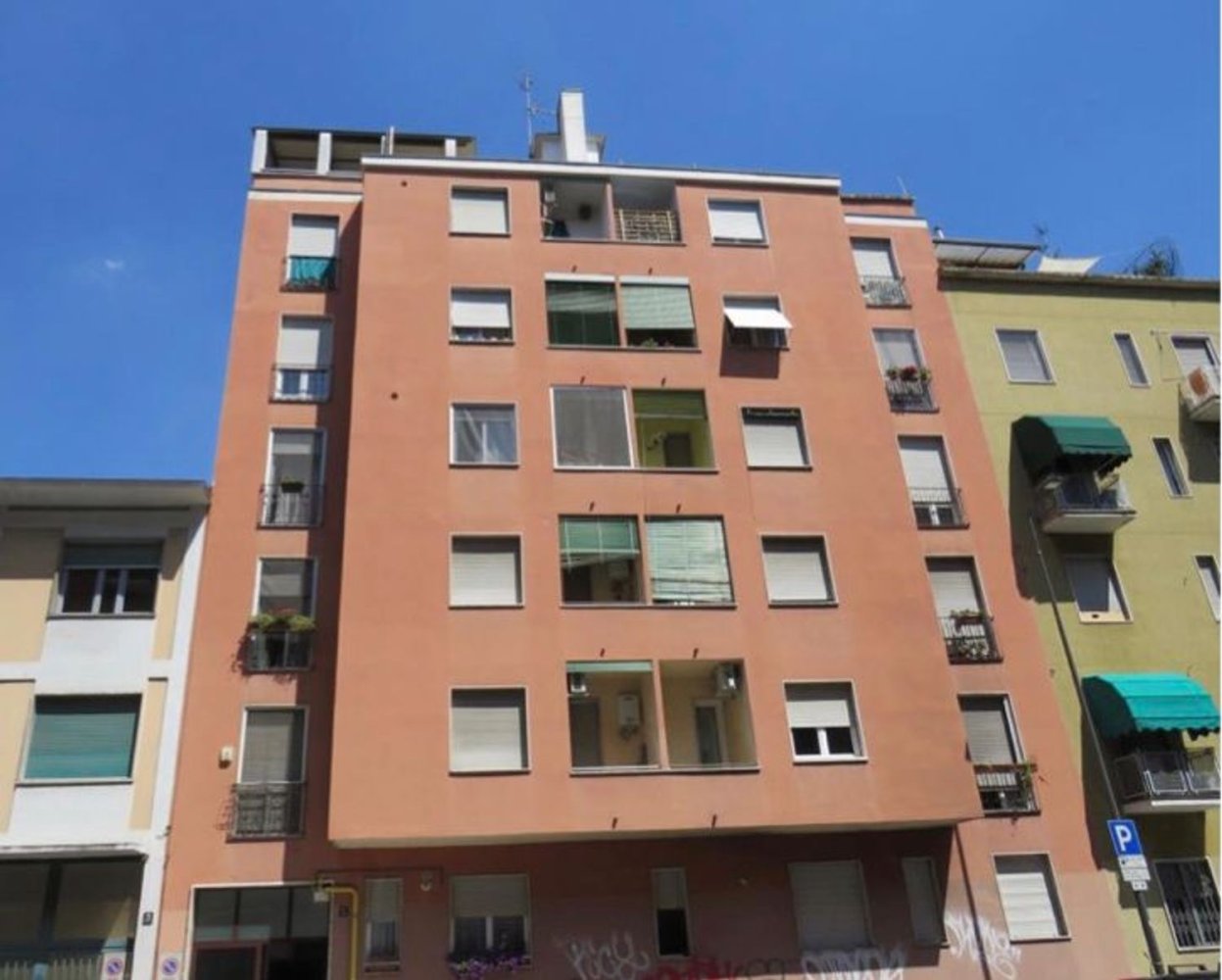 4-salle Appartement à Milan, Italy No. 244339