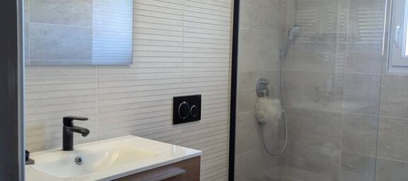 3 bedrooms House in Polignac, France No. 355719 9