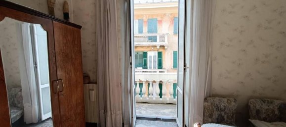 4-salle Appartement à Genoa, Italy No. 21252 6