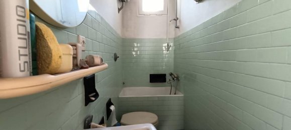 4-salle Appartement à Genoa, Italy No. 21252 19