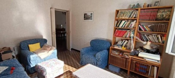 4-salle Appartement à Genoa, Italy No. 21252 5