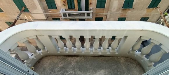 4-salle Appartement à Genoa, Italy No. 21252 11