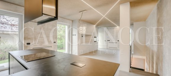 5 bedrooms Villa in Cossato, Italy No. 376468 9