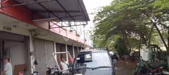 360m² House in Jakarta, Indonesia No. 1832 10