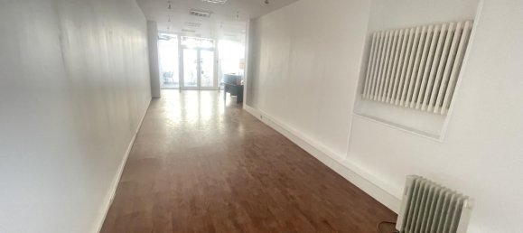 Gewerbliche Immobilie in Soissons, France 160m², Nr. 250522 2