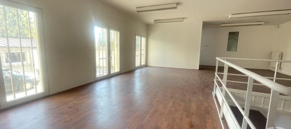 Gewerbliche Immobilie in Soissons, France 160m², Nr. 250522 5