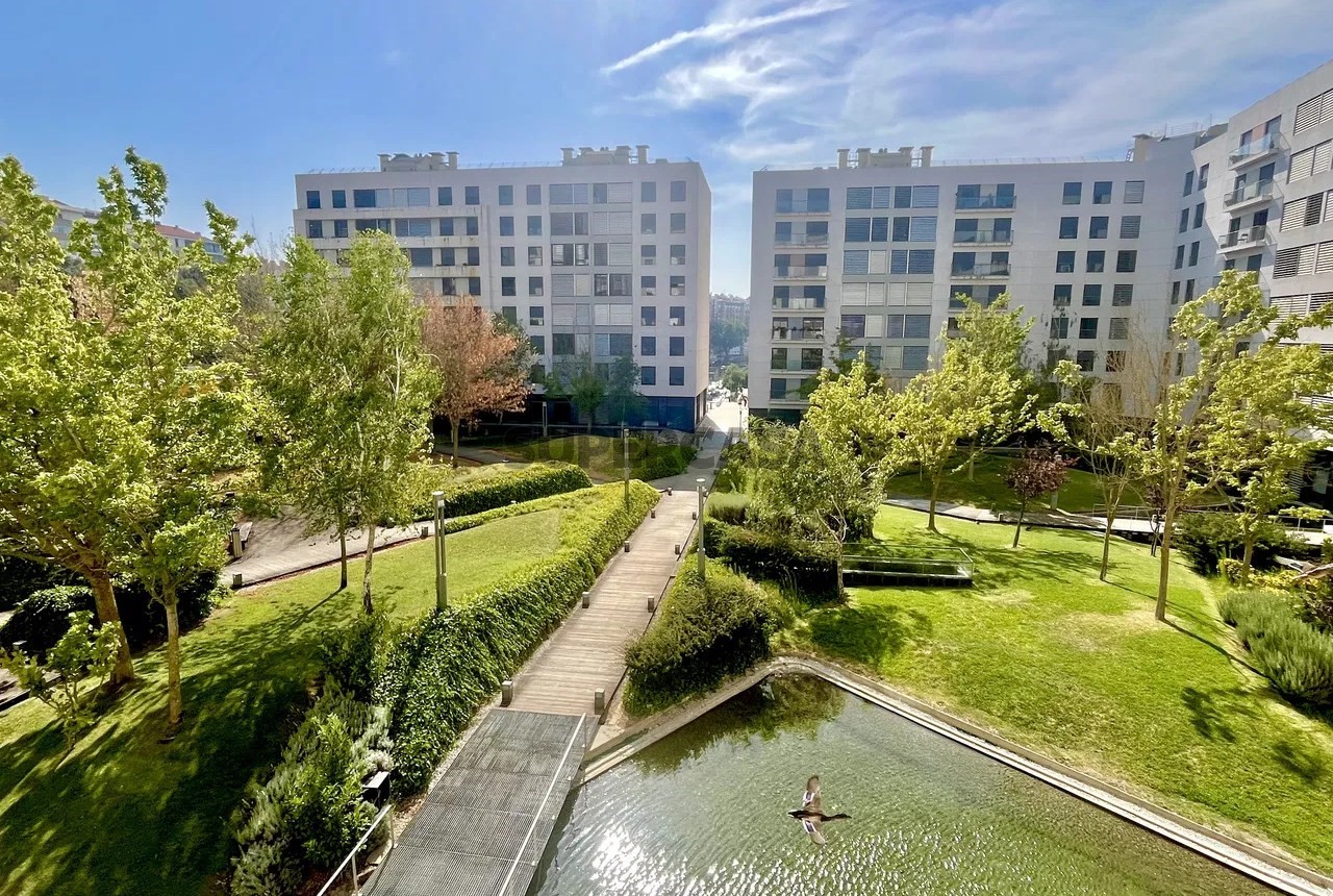 Apartamento de 3 dormitorios en Lisbon, Portugal No. 254186