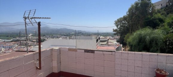 3 bedrooms House in Salobrena, Spain No. 135549 2