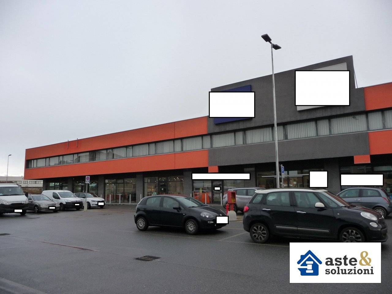 Gewerbliche Immobilie in Caselle Torinese, Italy 714m², Nr. 396974