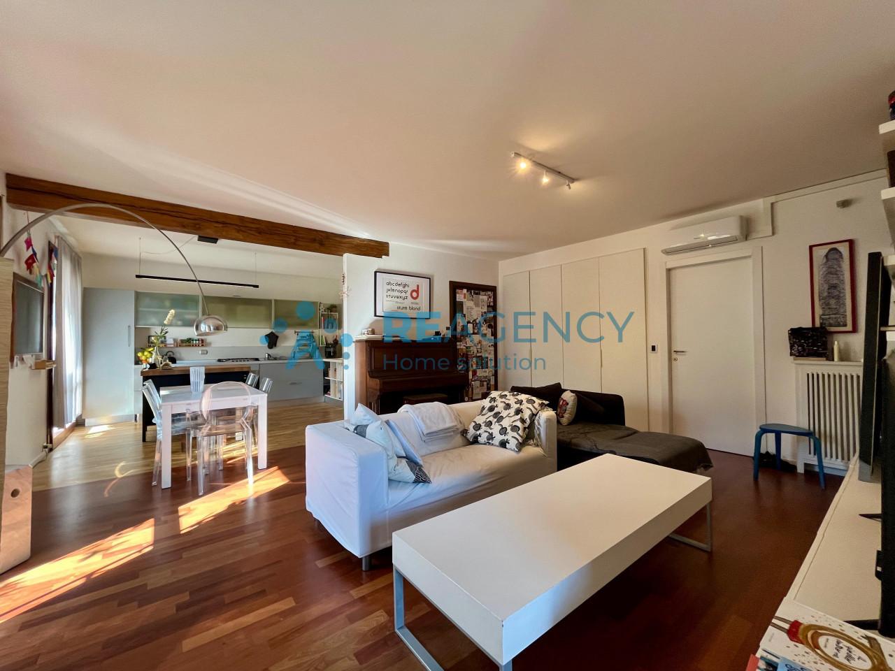 4 rooms Apartment in Vicenza, Italy No. 12821