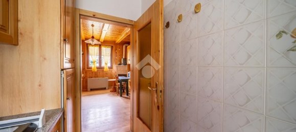 3-salle Appartement à Ronzo-Chienis, Italy No. 279467 4