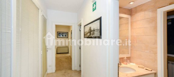 5 rooms Office in Rome, Italy No. 336791 26