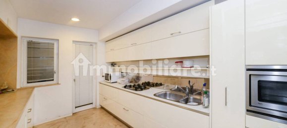 5 rooms Office in Rome, Italy No. 336791 32