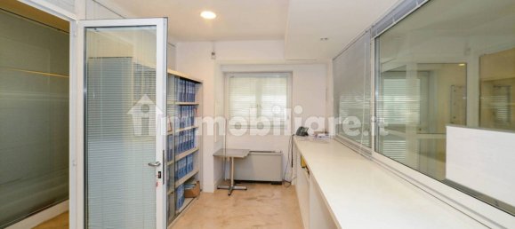 5 rooms Office in Rome, Italy No. 336791 21