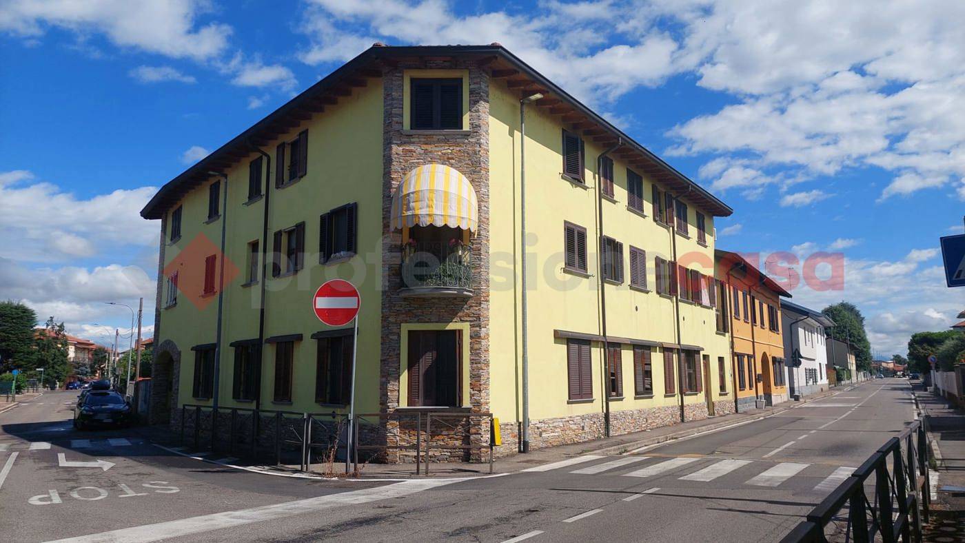 2 rooms Apartment in Canegrate, Italy No. 282836