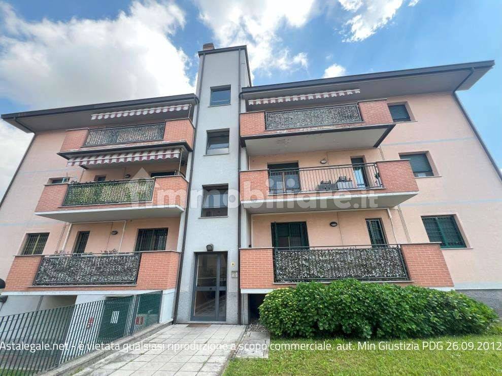 Studio à Landriano, Italy No. 335078