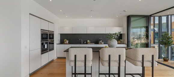 3 bedrooms Apartment in London, United Kingdom No. 13291 5