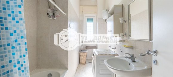 1 bedroom Apartment in Rome, Italy No. 335801 4