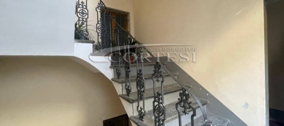 6 rooms Apartment in Città di Castello, Italy No. 120965 4