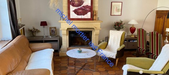 4 bedrooms Townhouse in Saint-Cyr-sur-Morin, France No. 150821 2