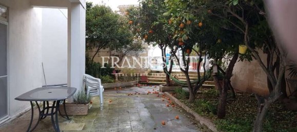 Villa de 5 dormitorios en Mosta, Malta No. 3228 2