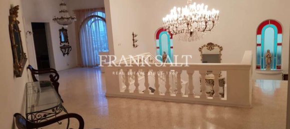 Villa de 5 dormitorios en Mosta, Malta No. 3228 6