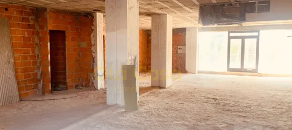 190m² Commercial property in Vila Nova de Gaia, Portugal No. 42460 19