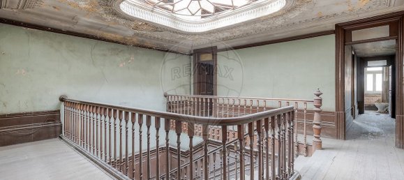 4 bedrooms Villa in Porto, Portugal No. 22942 24