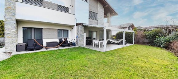 3 bedrooms Apartment in Capiago Intimiano, Italy No. 324553 2