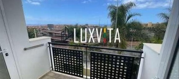 Adosado de 4 dormitorios en Adeje, Spain No. 43850 3