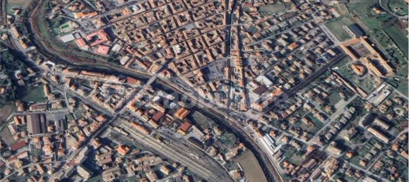 Garaje de 1 habitación en Nizza Monferrato, Italy No. 7371 18