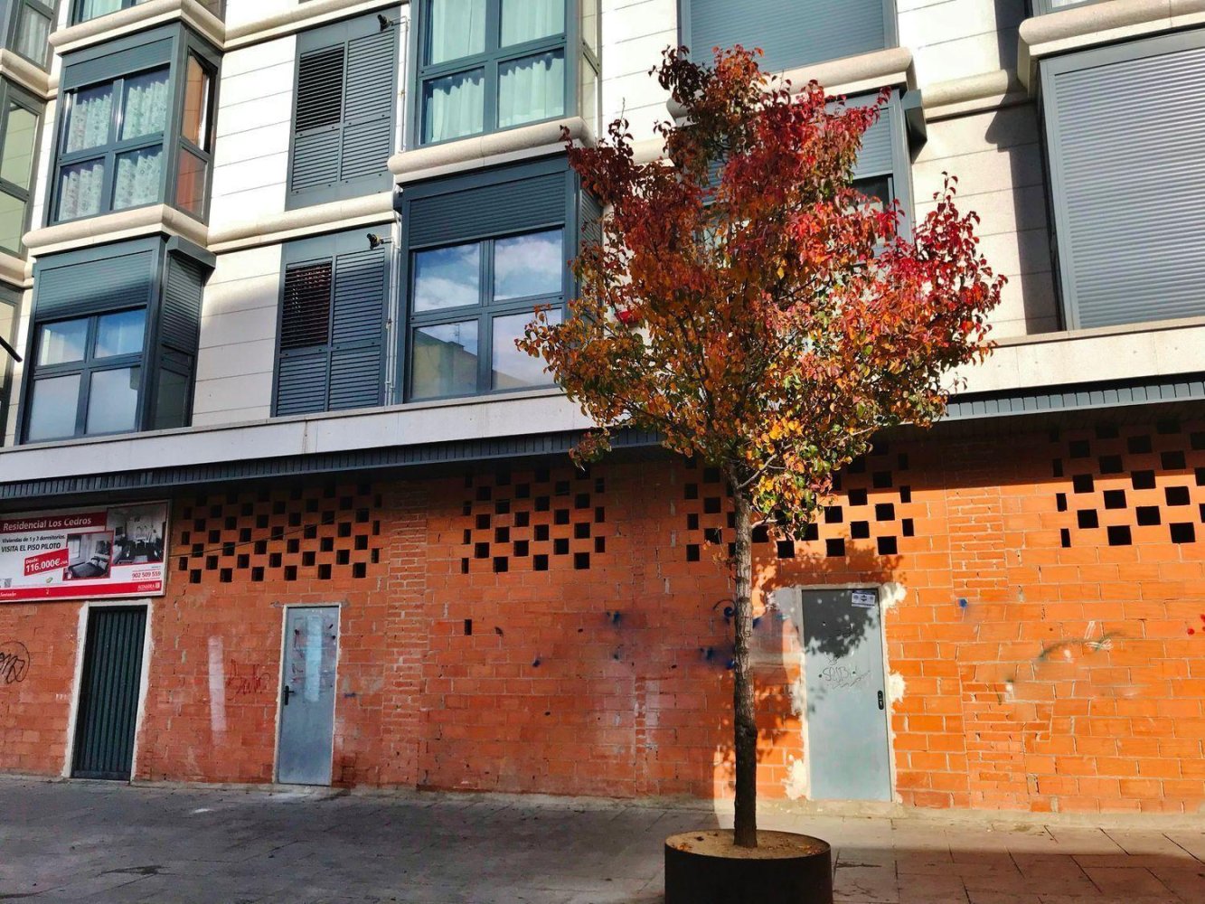 95m² Commercial property in Arganda del Rey, Spain No. 64330