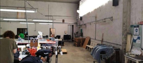 Lagerhaus in Sant'Angelo in Vado, Italy 923m², Nr. 380420 2