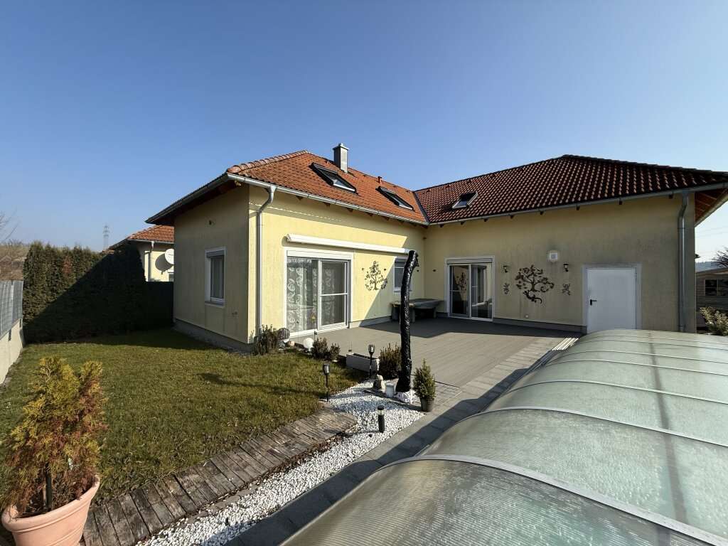 6 rooms Townhouse in St. Florian, Austria No. 34680