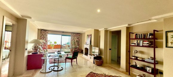 3 bedrooms Penthouse in Marbella, Spain No. 217429 9