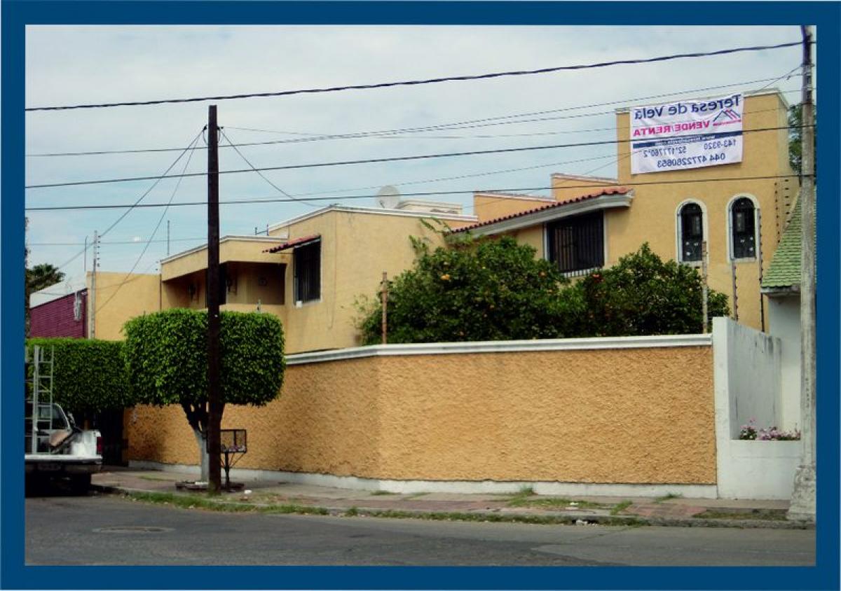 4 bedrooms House in Guanajuato, Mexico No. 182326