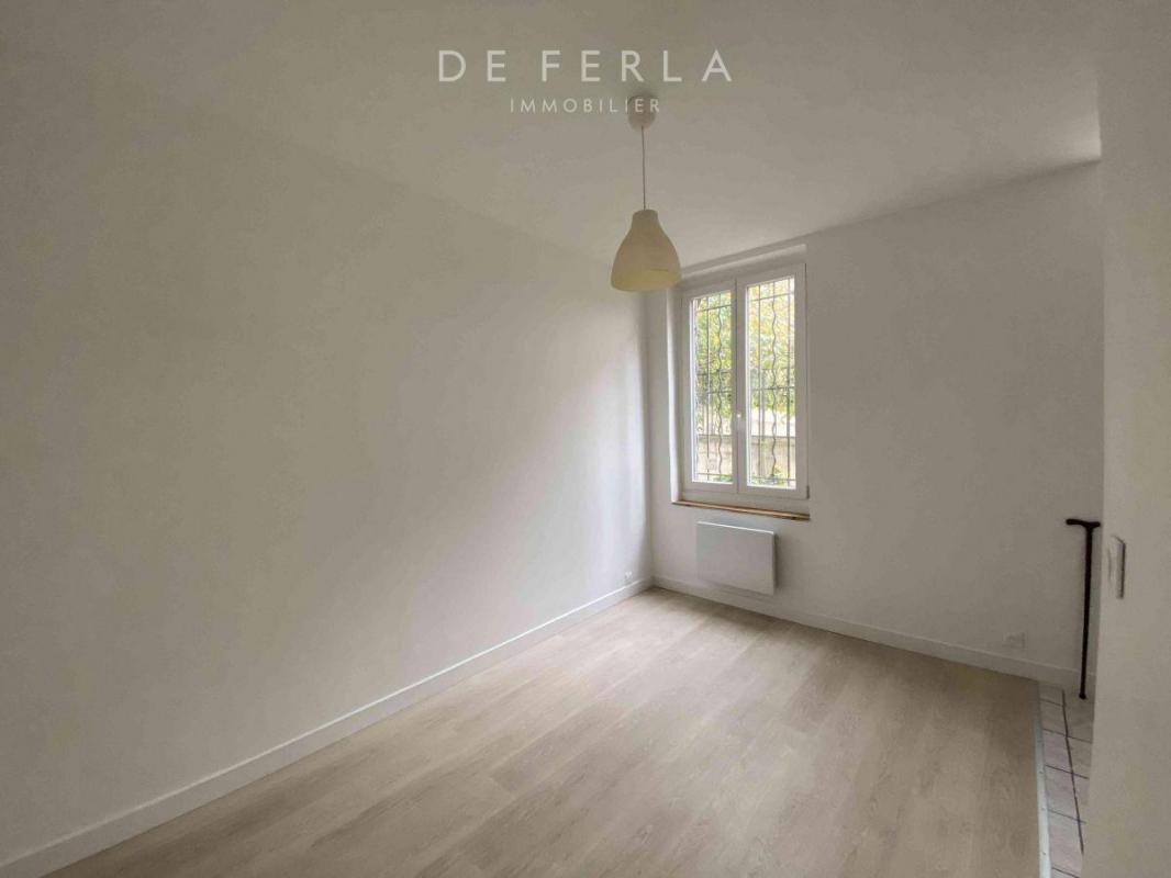 Studio in Paris, France No. 168572