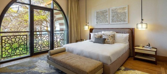 5 bedrooms Villa in Dubai, UAE No. 38611 10