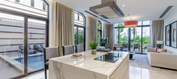 5 bedrooms Villa in Dubai, UAE No. 38611 13