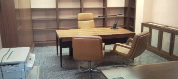 136m² Commercial property in Castellon de la Plana, Spain No. 106090 2