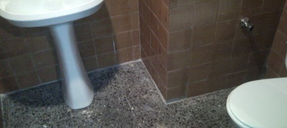 136m² Commercial property in Castellon de la Plana, Spain No. 106090 7