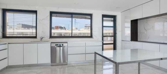 4 غرف نوم منزل ذو طابقين في Lisbon, Portugal رقم 125949 4