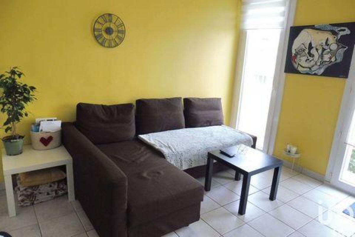 2 bedrooms Condo in Cholet, France No. 35649