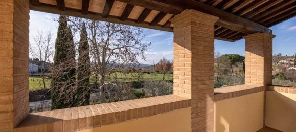 5 bedrooms House in Foiano della Chiana, Italy No. 228444 15