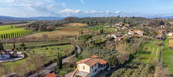 5 bedrooms House in Foiano della Chiana, Italy No. 228444 6